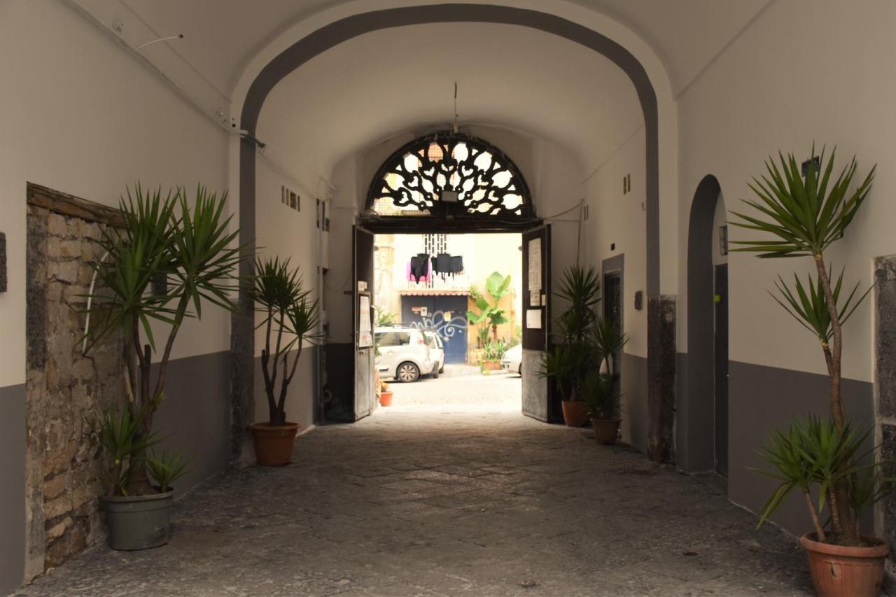 Varriale House Parking Free Small Car Neapel Exterior foto